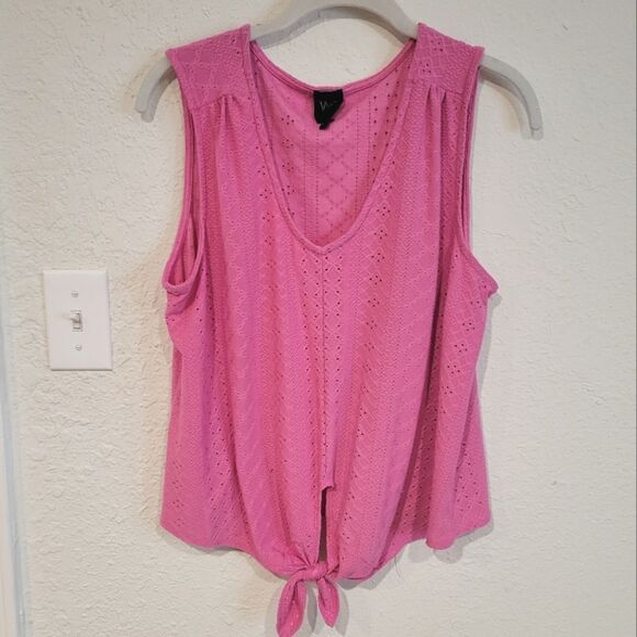 W5 ✨️ Pink Top Size Large - Picture 1 of 3